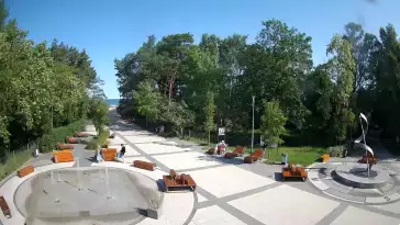 Widok na deptak w Dziwnówku