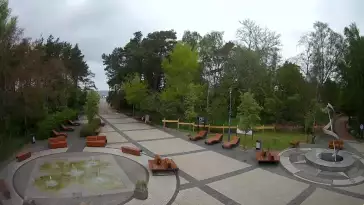 Widok na deptak w Dziwnówku