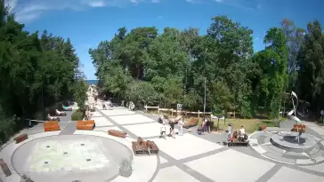 Widok na deptak w Dziwnówku