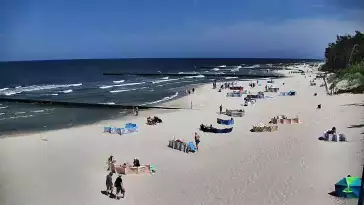 Widok na plażę i morze w Dziwnowie woj. zachodniopomorskie