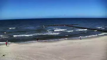 Widok na plażę i morze w Dziwnowie woj. zachodniopomorskie