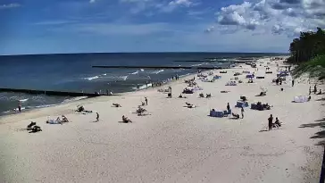Widok na plażę i morze w Dziwnowie woj. zachodniopomorskie