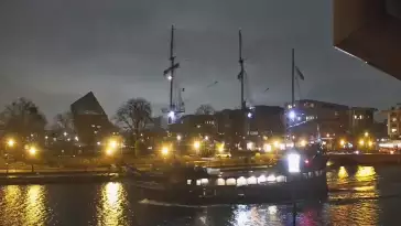 Kamera z widokiem na Śródmieście oraz kładkę na Motławie