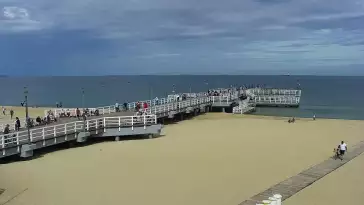 Widok z kamery obrotowej na plaże i morze w Gdańsku Brzeźnie