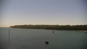 Widok na Marinę w Gdyni i nabrzeże młodych żeglarzy z kamery.