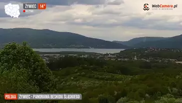 Ujęcia z 25 kamer na piękną panoramę gór.