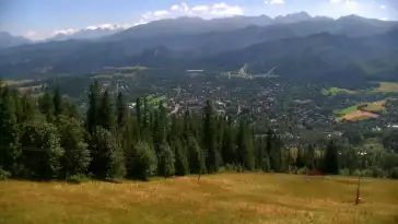 Widok z Kamery na panoramę Tatr.