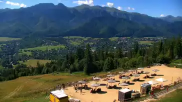 Widok z Kamery na panoramę Tatr.