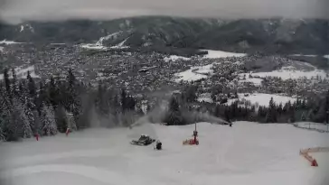 Widok z Kamery na panoramę Tatr.