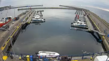 Widok z Kamery na marinę w Helu