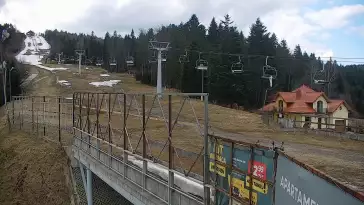 Obraz z kamery na stoku w ośrodku narciarskim Henryk SKI