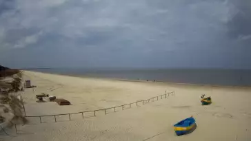 Jantar - widok na złocistą i słoneczną plaże.