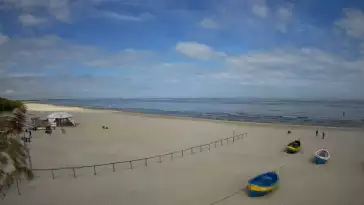 Jantar - widok na złocistą i słoneczną plaże.