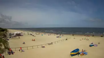 Jantar - widok na złocistą i słoneczną plaże.