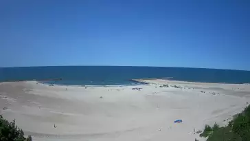 Widok na sztuczną plaże w Jarosławcu