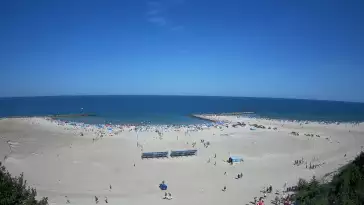 Widok na sztuczną plaże w Jarosławcu
