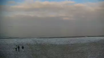 Widok z Kamery na plażę z kurortu Jastrzębia Góra