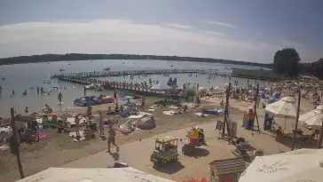 Widok na Jezioro Białe znajdujące się we wschodniej Polsce.