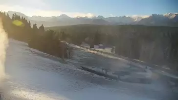 Widok z Kamery na dolny odcinek trasy w Jurgów -ski