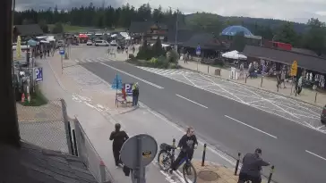 Widok z Kamery na Ulicę Bronisława Czecha w Zakopanem na żywo