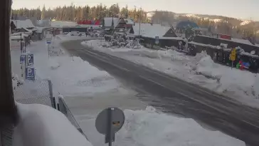 Widok z Kamery na Ulicę Bronisława Czecha w Zakopanem na żywo
