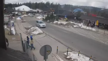 Widok z Kamery na Ulicę Bronisława Czecha w Zakopanem na żywo