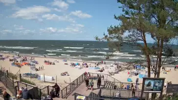Widok z kamery na plażę w Stegnie to prawdziwa zachęta do wypoczynku.