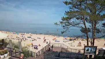 Widok z kamery na plażę w Stegnie to prawdziwa zachęta do wypoczynku.