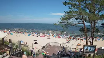 Widok z kamery na plażę w Stegnie to prawdziwa zachęta do wypoczynku.