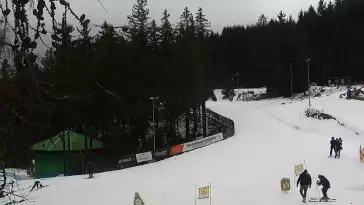 Widok z Kamery na wyciąg taśmowy w Karpacz Biały Jar.