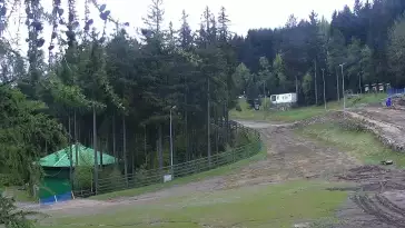 Widok z Kamery na wyciąg taśmowy w Karpacz Biały Jar.