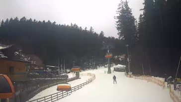 Widok z Kamery na dolną stację Biały Jar w Karpaczu
