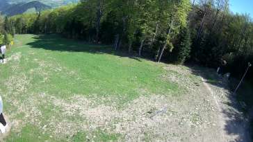 Widok na stację końcową wyciagu o należącym do Grupy Pingwina ośrodku Kasina Ski
