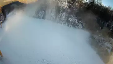 Widok na stację końcową wyciagu o należącym do Grupy Pingwina ośrodku Kasina Ski