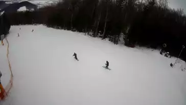 Widok na stację końcową wyciagu o należącym do Grupy Pingwina ośrodku Kasina Ski