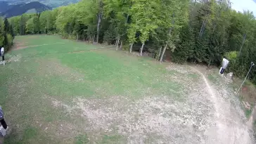 Widok na stację końcową wyciagu o należącym do Grupy Pingwina ośrodku Kasina Ski