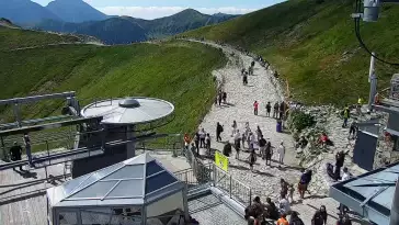 Kamera z Kasprowego Wierchu na czteroosobową kolejkę krzesełkową.