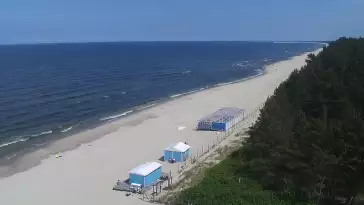 Widok na plażę i morze w Kątach Rybackich - zobacz