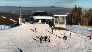 Widok na trasę nr 8 - Jankulakowski Wierch - jedna z dziewięciu kolei krzesełkowych w kompleksie Kotelnica Białczańska