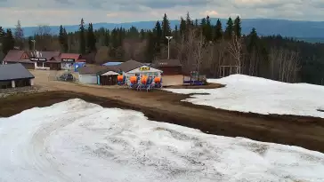 Widok na trasę nr 8 - Jankulakowski Wierch - jedna z dziewięciu kolei krzesełkowych w kompleksie Kotelnica Białczańska