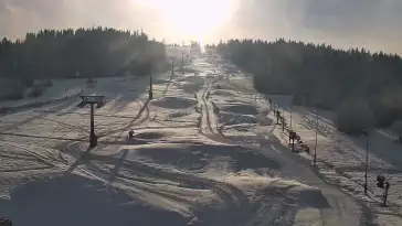 Widok na jedną z dziewięciu kolei krzesełkowej na Kotelnicy - trasa nr 9 - Remiaszów