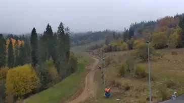 Widok na jedną z dziewięciu kolei krzesełkowej na Kotelnicy - trasa nr 9 - Remiaszów