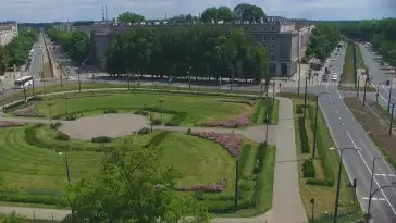 Widok online na jedną z dzielnic Krakowa - Nową Hutę. Zobacz Aleję Solidarności, Aleję Jana Pawła II oraz Aleję Róż