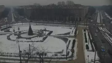 Widok online na jedną z dzielnic Krakowa - Nową Hutę. Zobacz Aleję Solidarności, Aleję Jana Pawła II oraz Aleję Róż