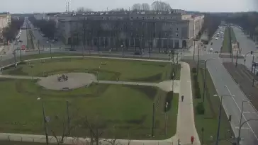 Widok online na jedną z dzielnic Krakowa - Nową Hutę. Zobacz Aleję Solidarności, Aleję Jana Pawła II oraz Aleję Róż