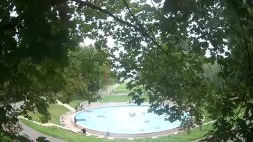 Kamera prezentuje widok na Park Ludowy w Lublinie.