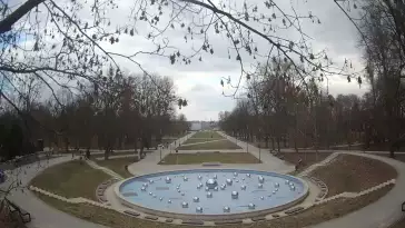 Kamera prezentuje widok na Park Ludowy w Lublinie.