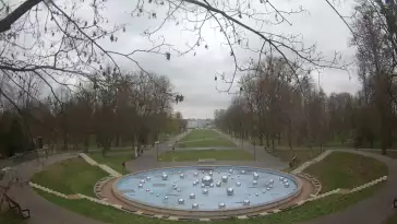 Kamera prezentuje widok na Park Ludowy w Lublinie.