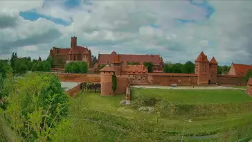 Widok na XIII wieczny zamek Krzyżacki - jedną z największych atrakcji Malborka
