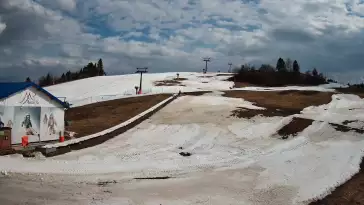 MASTER SKI - widok na wyciąg taśmowy i kolej krzesełkową NOWOŚĆ